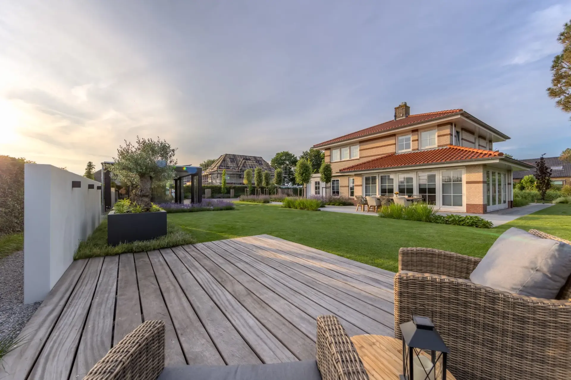 Houten tuinkamer met glazen schuifwanden 14 roald tuindesign