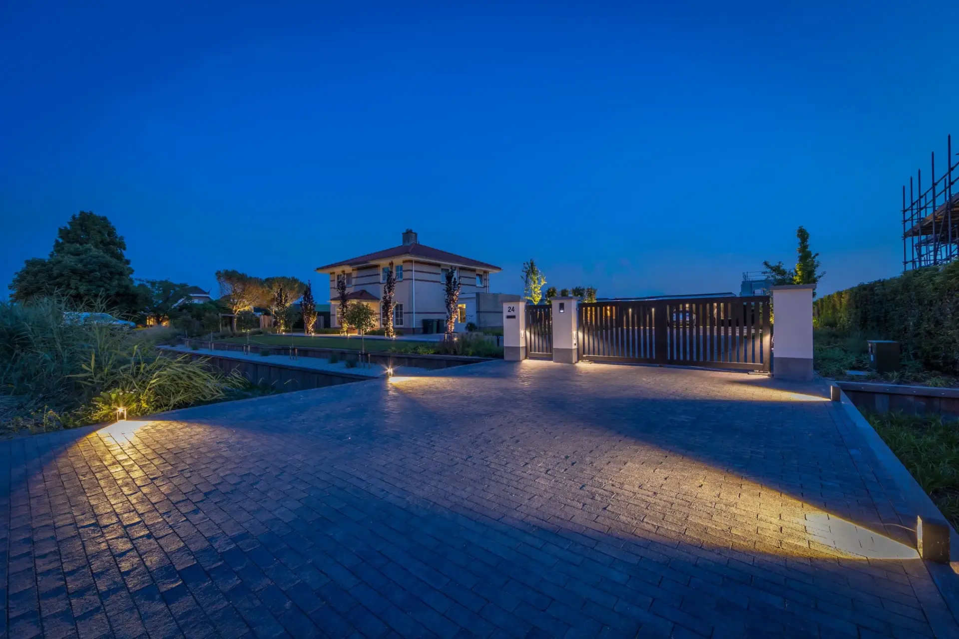 Houten tuinkamer met glazen schuifwanden 22 roald tuindesign